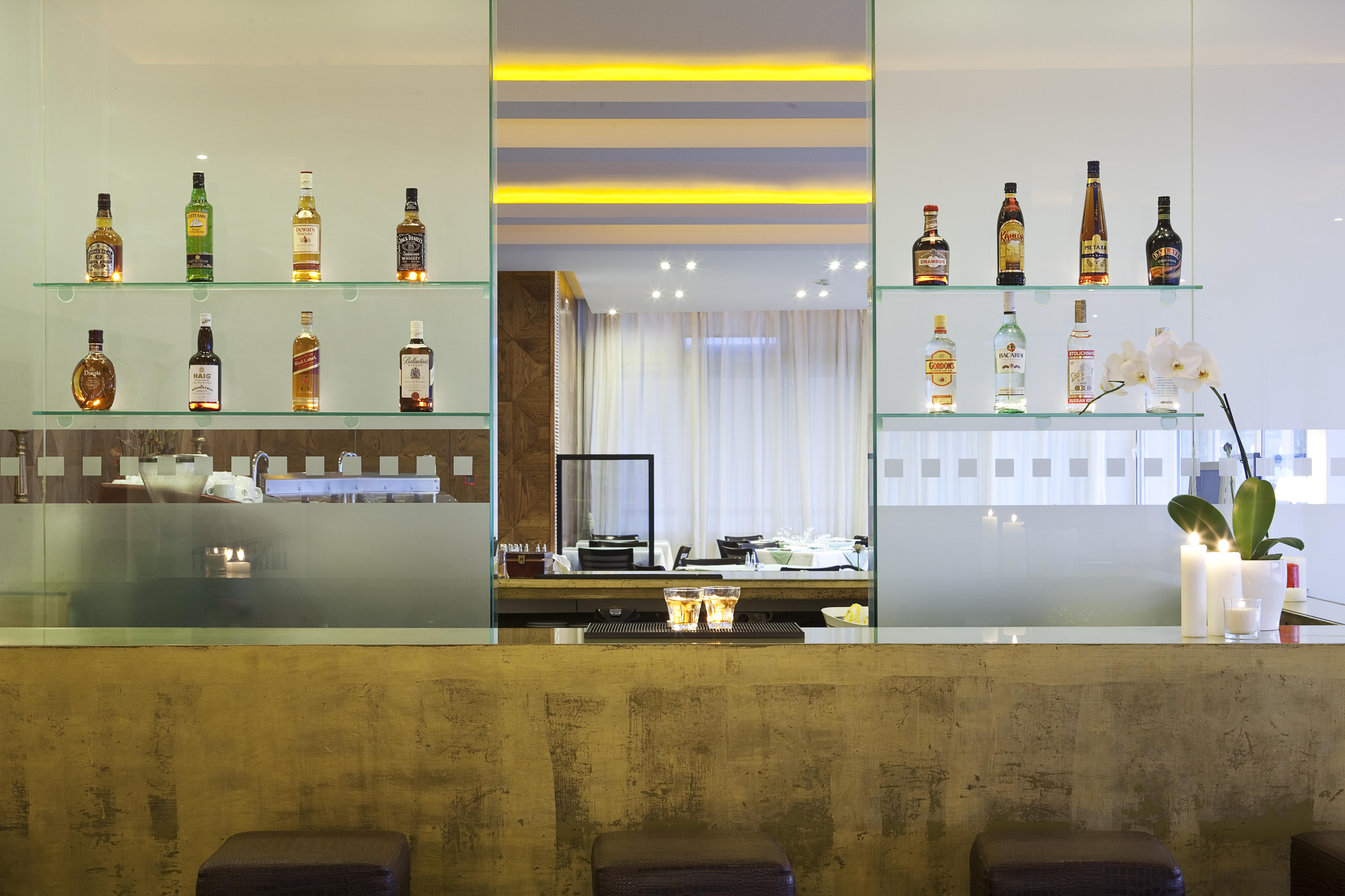Lucy Hotel Chalkís Kültér fotó