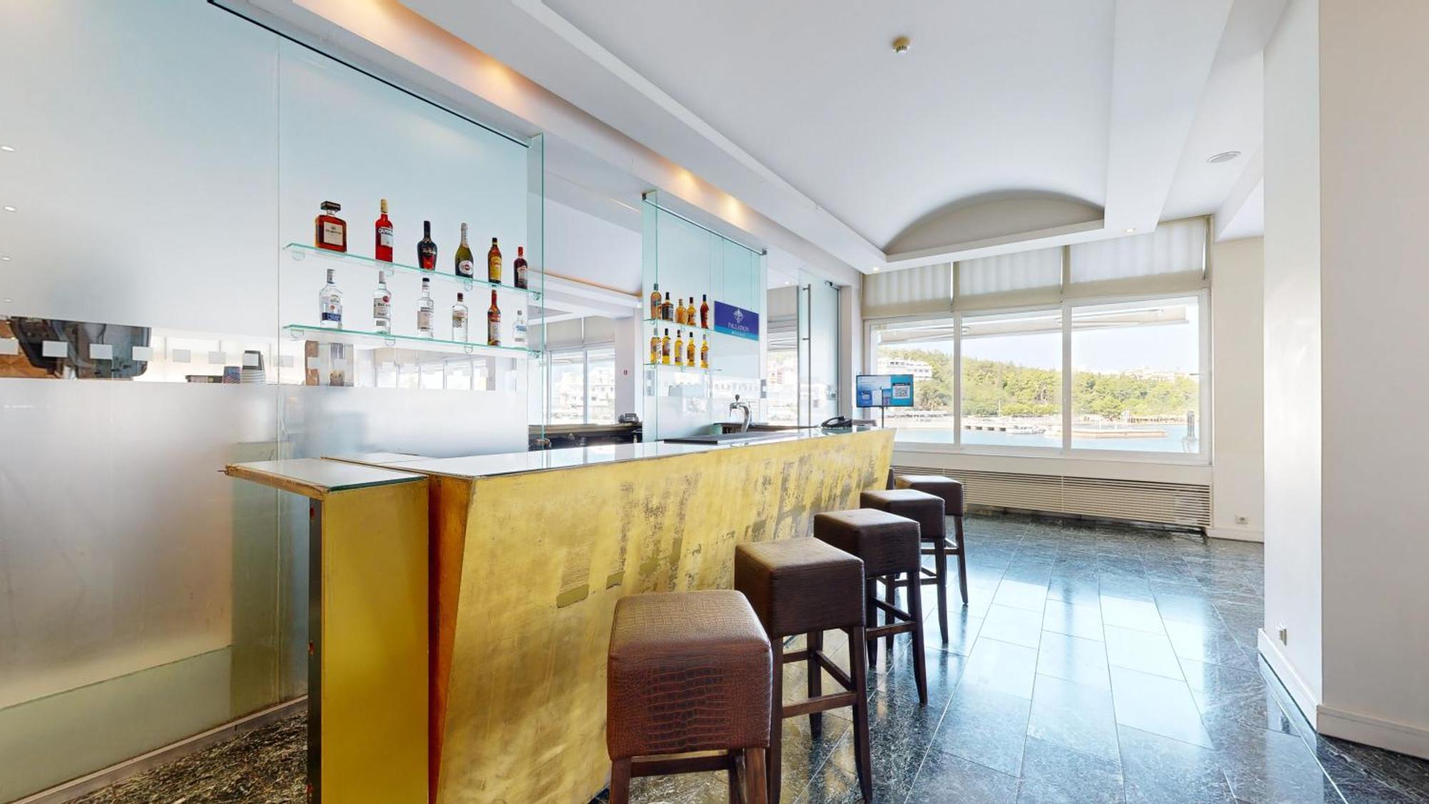 Lucy Hotel Chalkís Kültér fotó