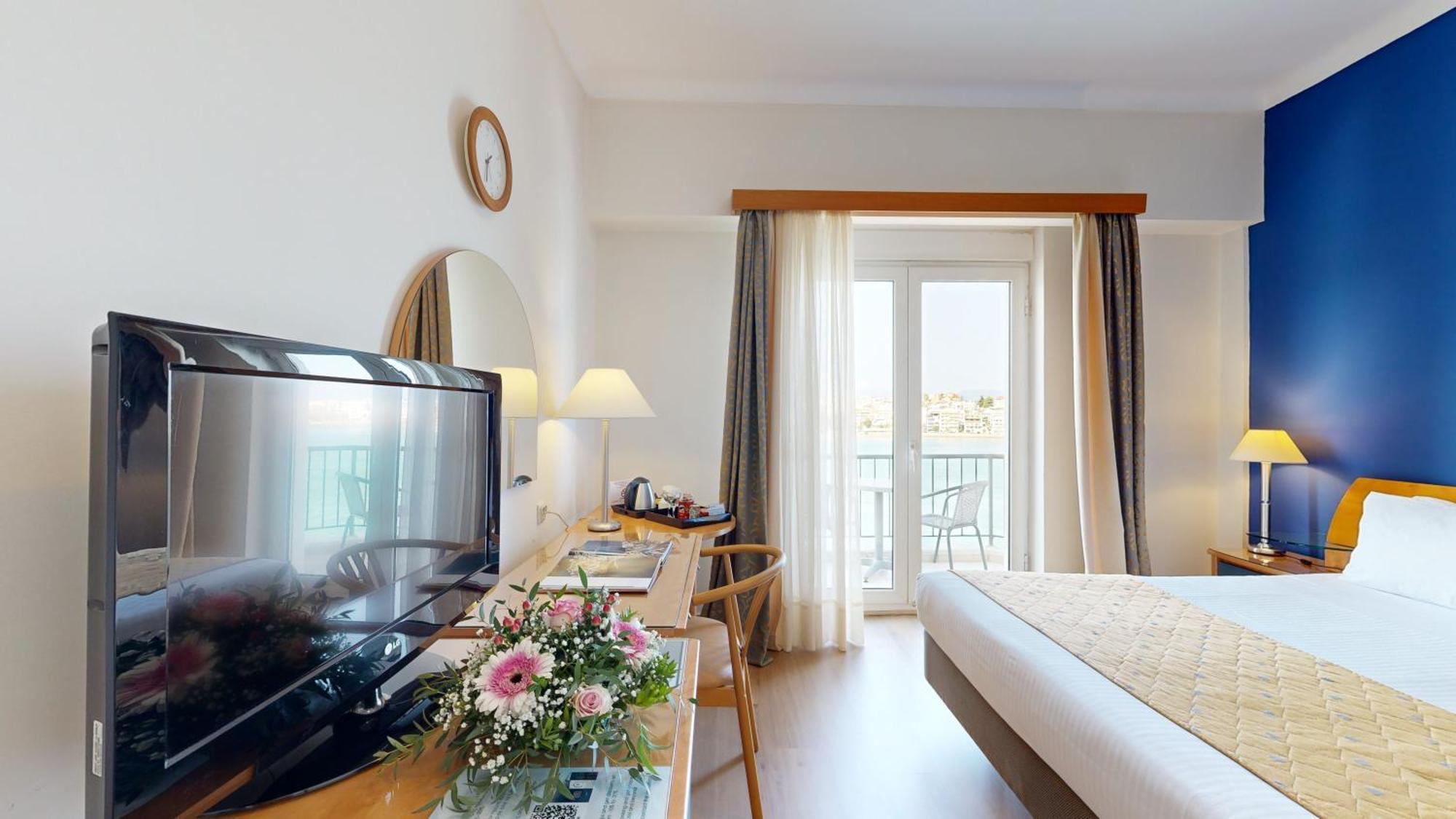 Lucy Hotel Chalkís Kültér fotó